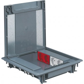 Напольная коробка LEGRAND 50мм с крышкой под ковровое покрытие 16 модулей Напольная коробка LEGRAND 50мм с крышкой под ковровое покрытие 16 модулей