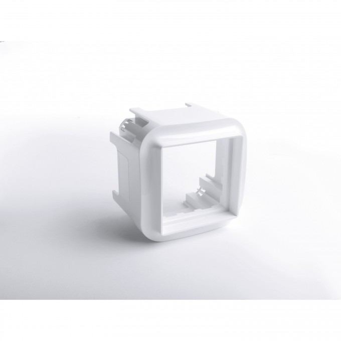 Адаптер LEGRAND Quteo для механизмов 45х45 IP 20 белый 782225